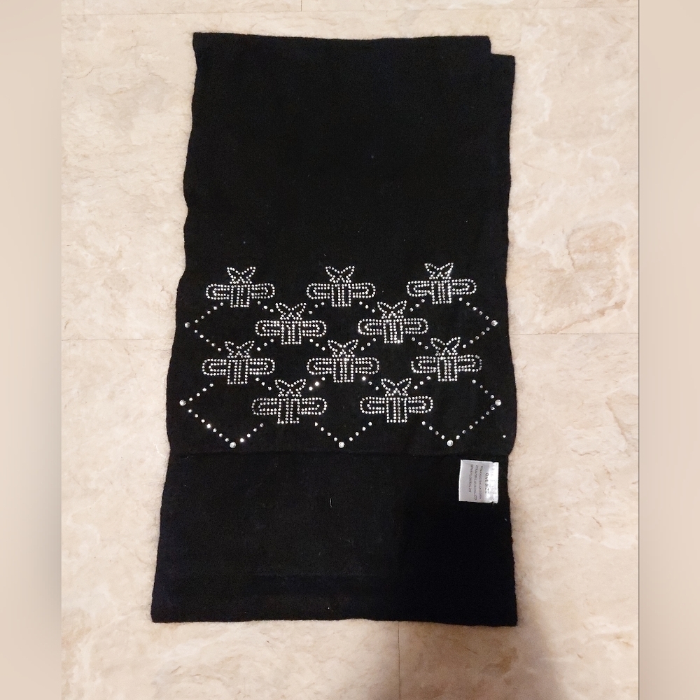 Angora blend scarf with  cristals